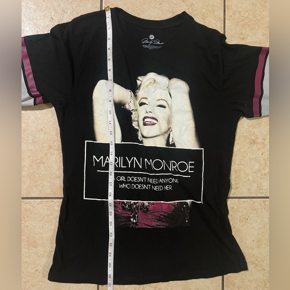Marilyn Monroe Graphic Black Tshirt with a Quote Women’s Junior Sz 2xl (19) - Picture 6 of 7